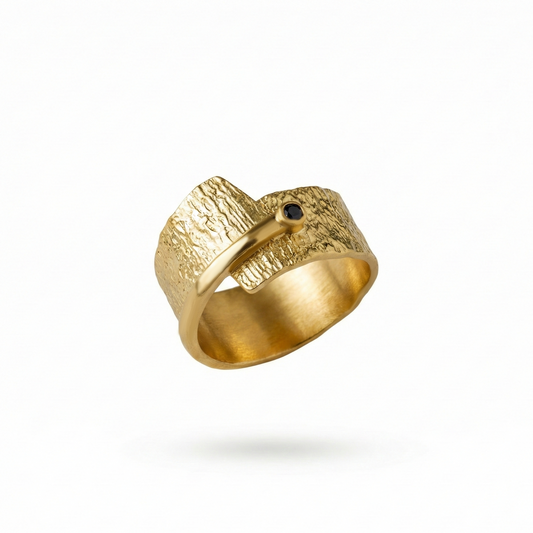 Alison Mariot Nyxra ring in 18K gold vermeil with a black Swarovski crystal