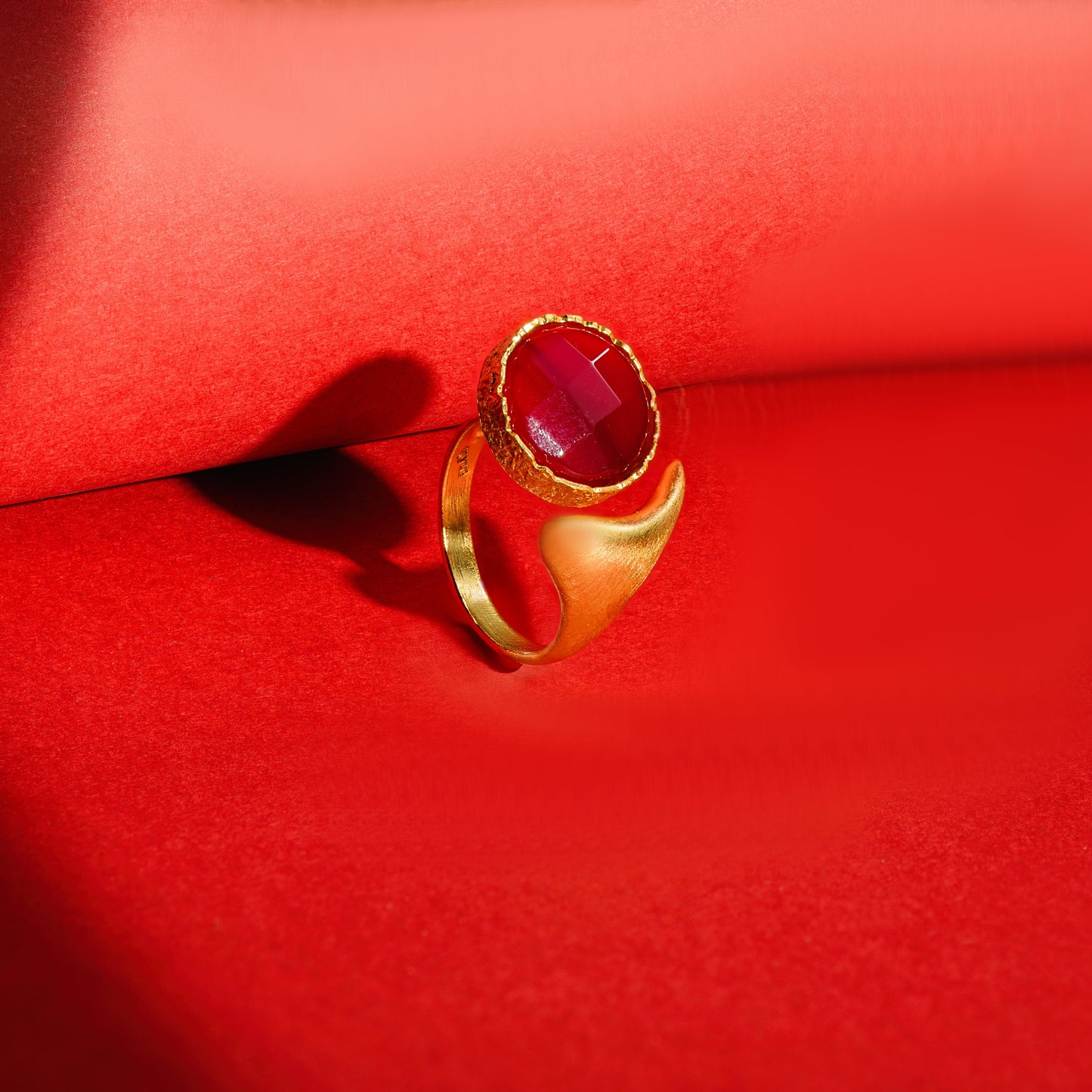 Erythea Ring