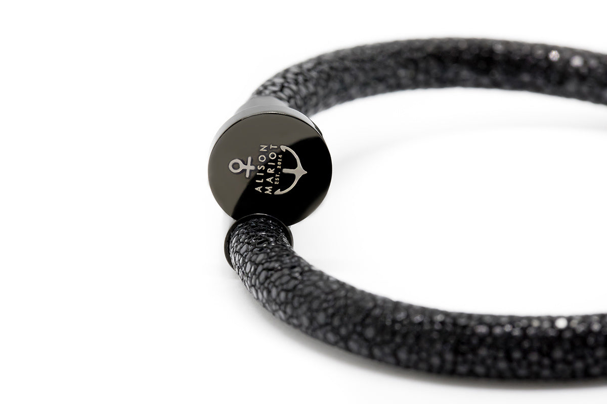 Dark Luxury Stingray