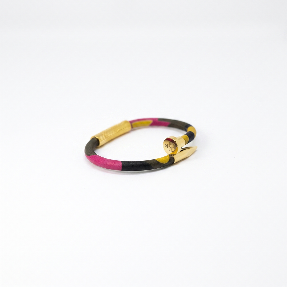 Alison Mariot Arcus nail cuff bracelet in 316L steel with 18K gold PVD — alternate view