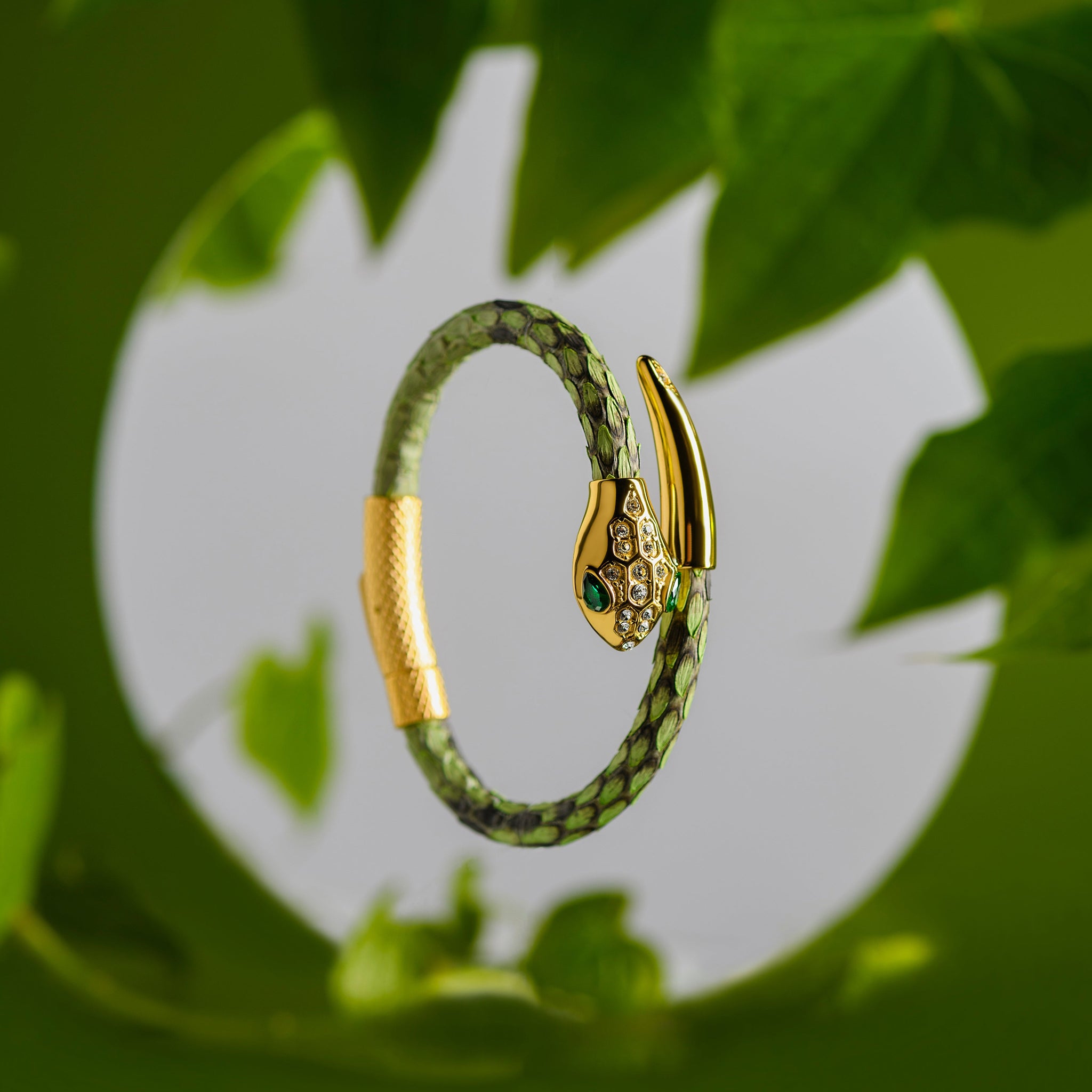 Green Snake Bracelet Suitable For Daily Wear