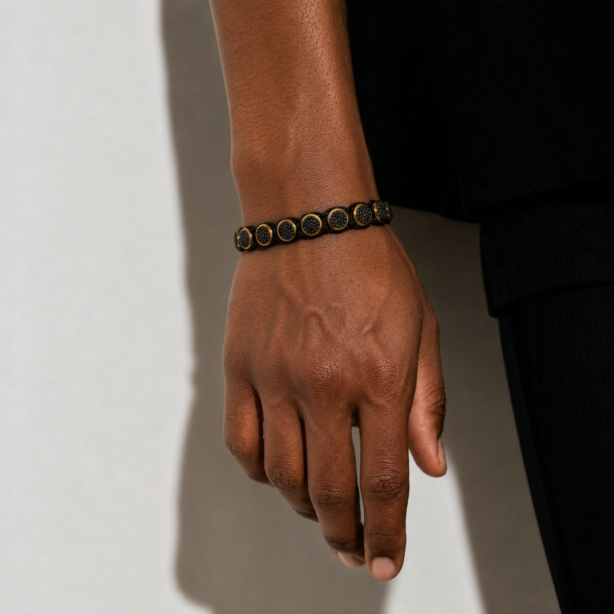 Luksus (Black-Gold Plated)
