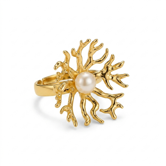 Alison Mariot Thalassia ring in 18K gold vermeil with natural pearl